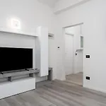 Casa Del Nettuno In Via Indipendenza, A 5 Min Da Piazza Maggiore Lejlighed