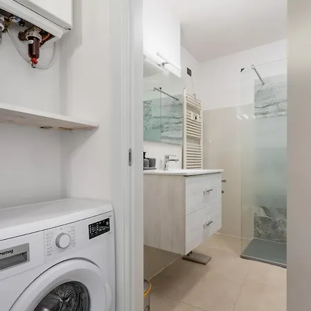 Casa Del Nettuno In Via Indipendenza, A 5 Min Da Piazza Maggiore Appartamento *