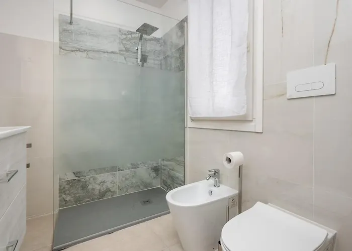 Casa Del Nettuno In Via Indipendenza, A 5 Min Da Piazza Maggiore Appartamento