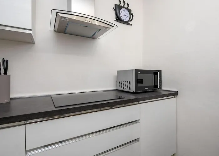 Casa Del Nettuno In Via Indipendenza, A 5 Min Da Piazza Maggiore Appartamento